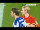 Jugador toca pechos de mujer arbitro
